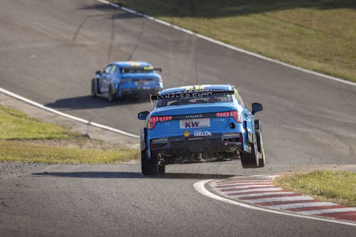 ​Yvan Muller flies to pole position for home race in France