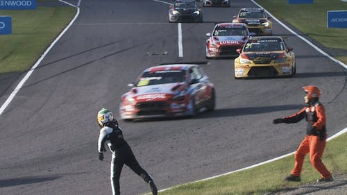 VIDEO: Chaos in Japan, Challenge The World