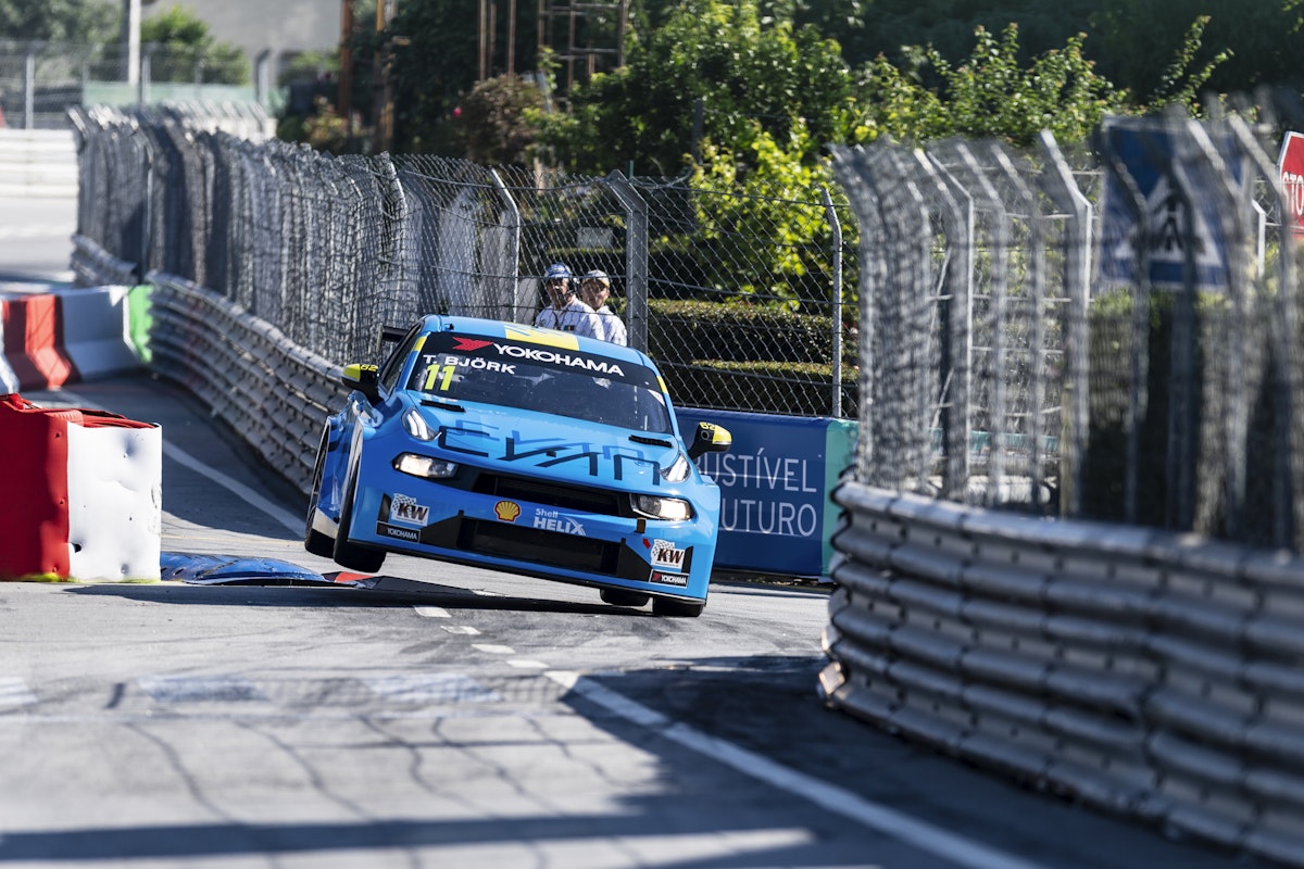 Now or never in penultimate WTCR round on the fearsome streets of Macau