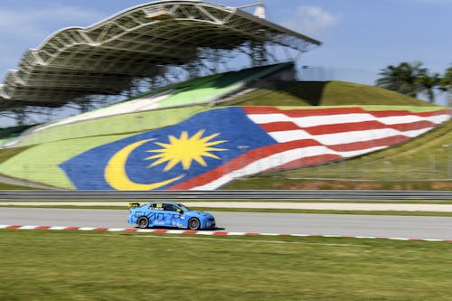 ​Flash report: Improving under the scorching sun at Sepang