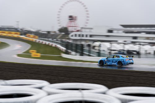 Flash report: Thed Björk eighth in qualifying as Yvan Muller crashes