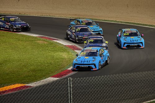 ​Lynk & Co Cyan Racing heads to Hungaroring for final European TCR World Tour round