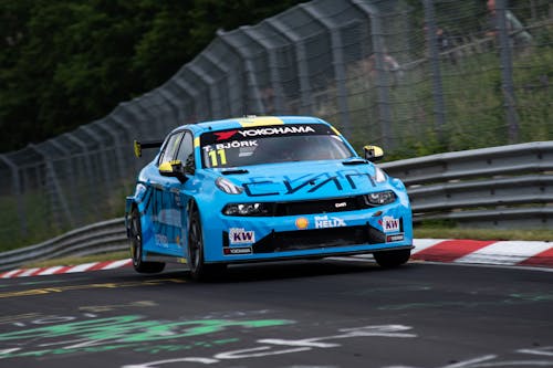 ​Lynk & Co Cyan Racing fights crazy Nürburgring weather to top five qualifying