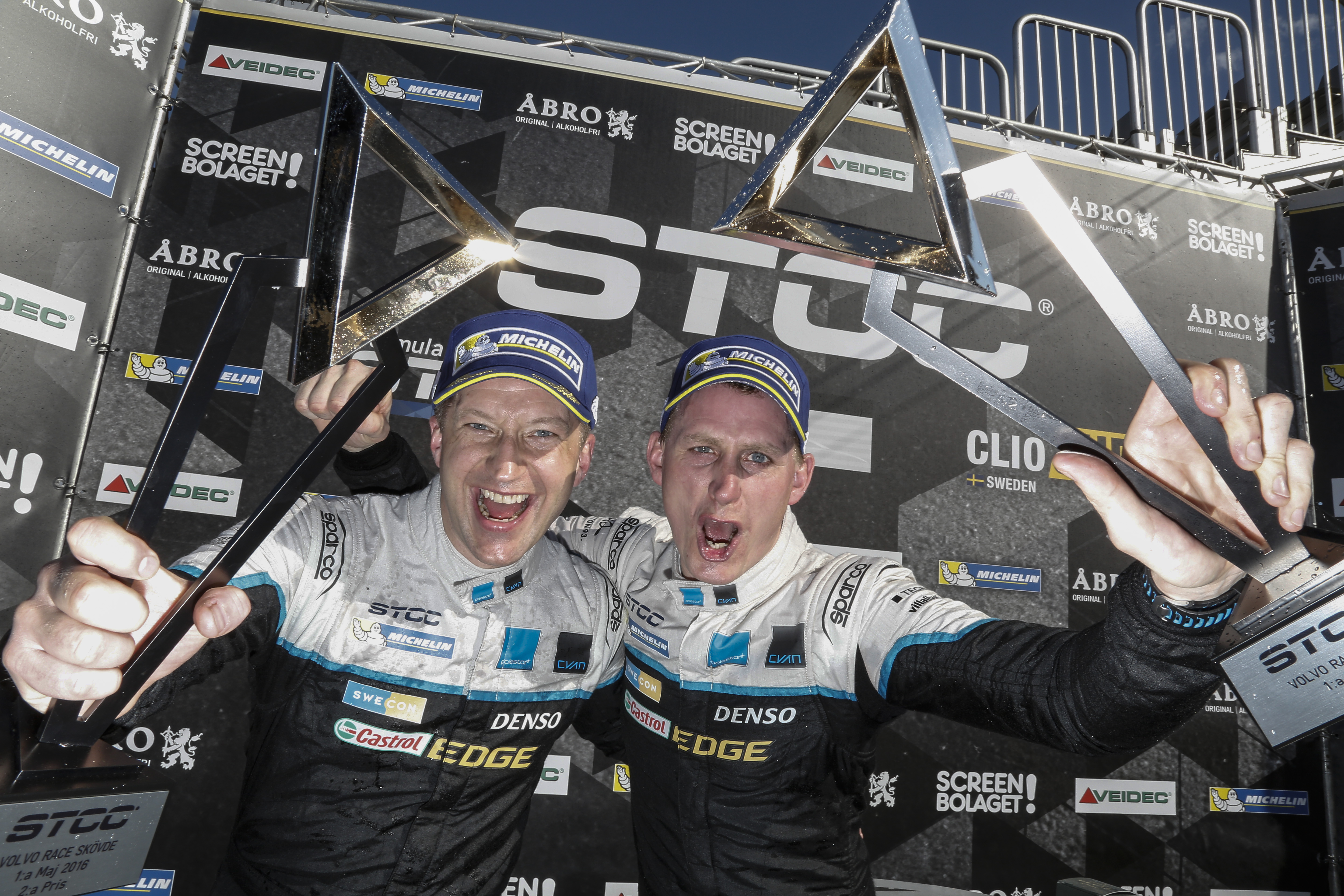 Dahlgren and Göransson share wins in fiery STCC season opener | Cyan Racing