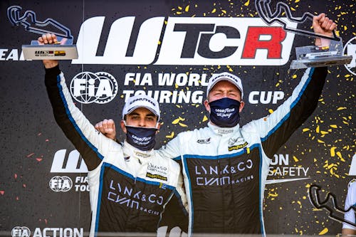 ​Thed Björk crowns strong WTCR weekend in Spain with victory