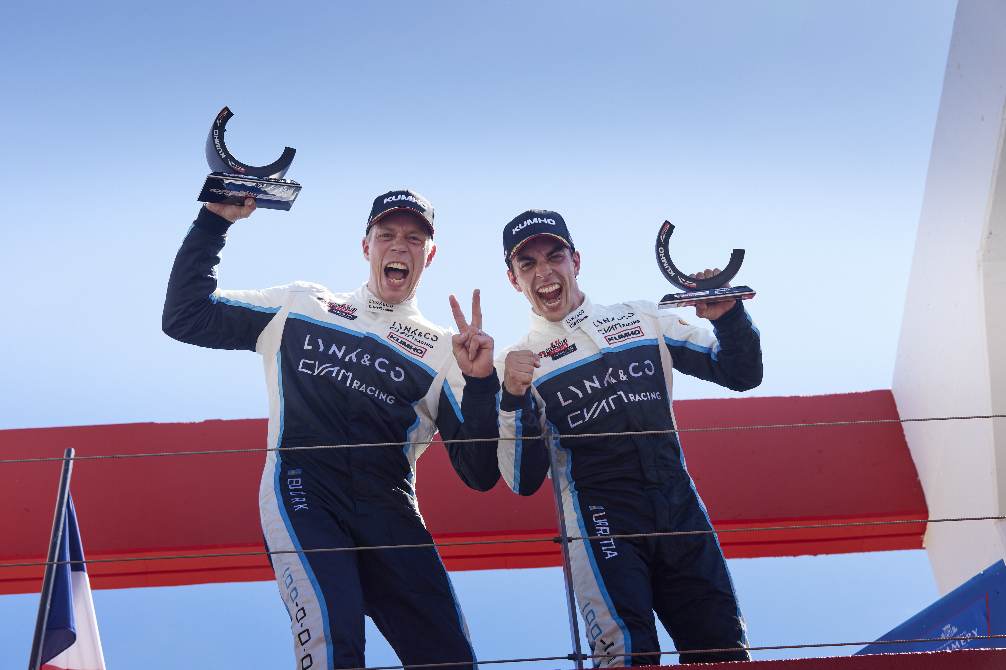 Lynk & Co Cyan Racing fights tough TCR World Tour premiere to victory ...