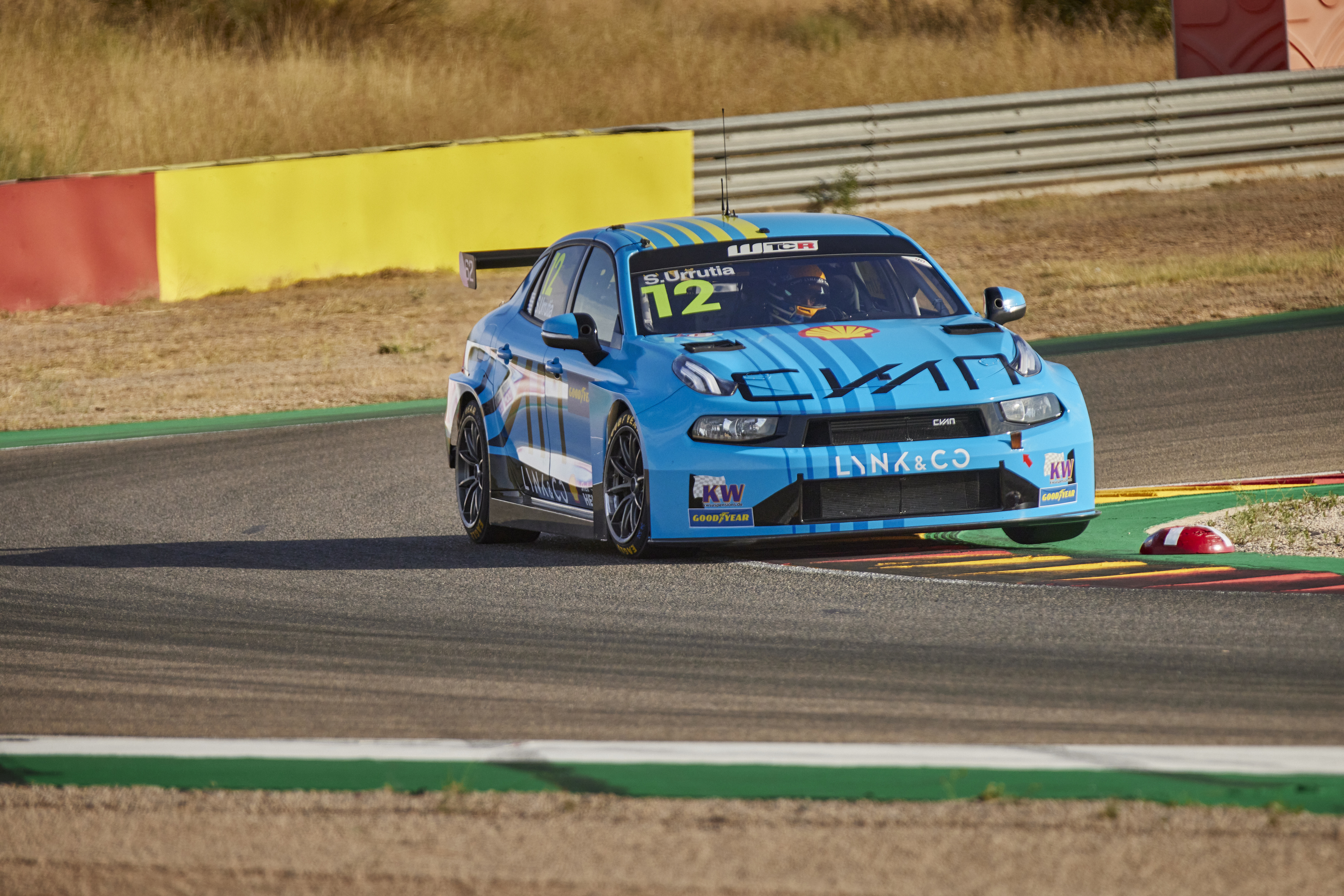 Lynk & Co Cyan Racing gears up for Italian heatwave at Vallelunga ...