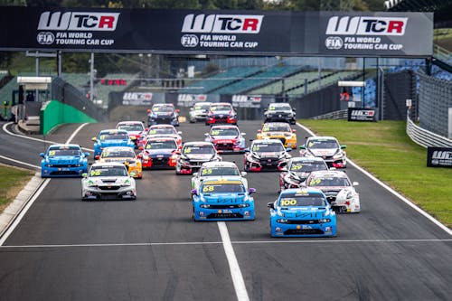 ​Yann Ehrlacher strengthens WTCR lead with Hungaroring victory