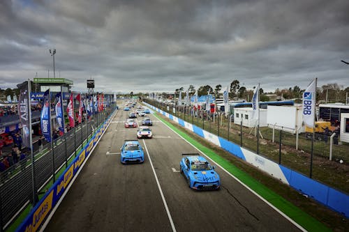 ​Lynk & Co Cyan Racing extends TCR World Tour lead with two wins in Uruguay