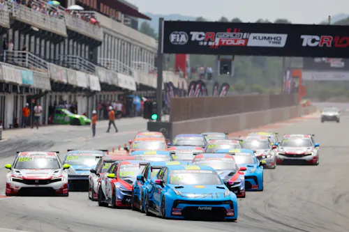 ​Yann Ehrlacher grabs points lead with double Valencia win